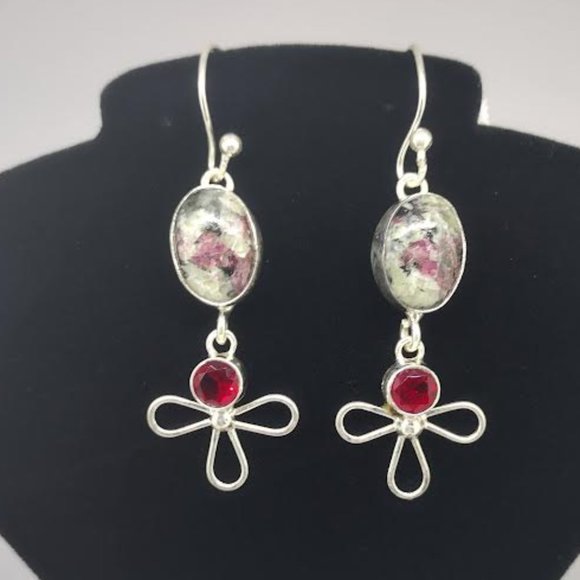 Handmade sterling silver Garnet, and Eudialyte - Picture 2 of 2